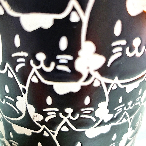 Embossed Cat Mug - Picture 2 of 3